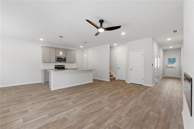 3670 PARKWAY JAMES Drive, Snellville, GA 30039
