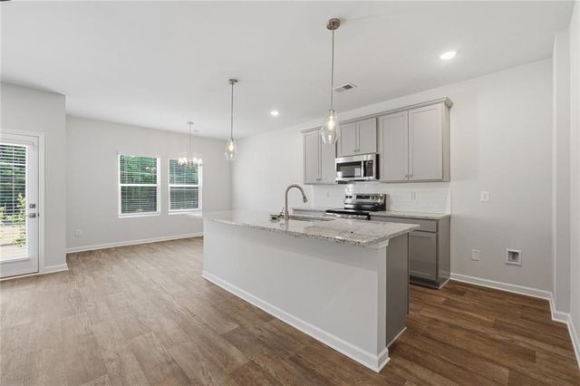 3670 PARKWAY JAMES Drive, Snellville, GA 30039