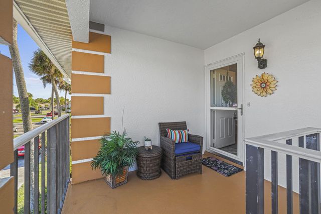 1203 S Lakes End Drive A2, Fort Pierce, FL 34982