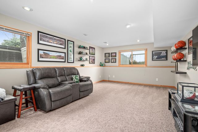 83 Windflower Street Ne, Plainfield Twp, MI 49321