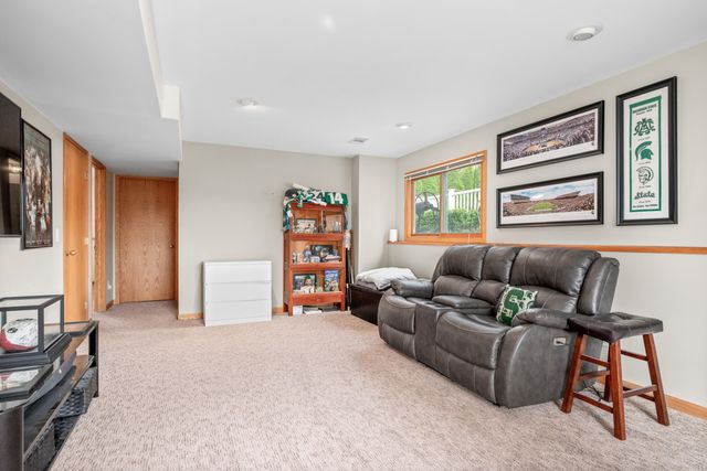 83 Windflower Street Ne, Plainfield Twp, MI 49321