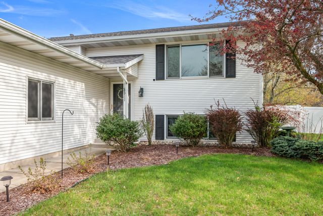 83 Windflower Street Ne, Plainfield Twp, MI 49321