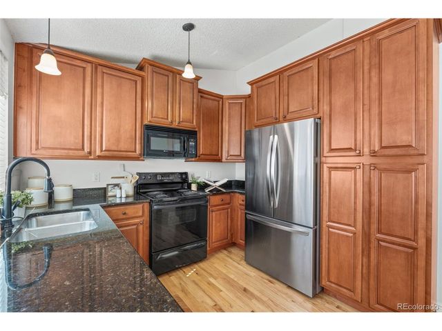 392 Fir Ln, Broomfield, CO 80020