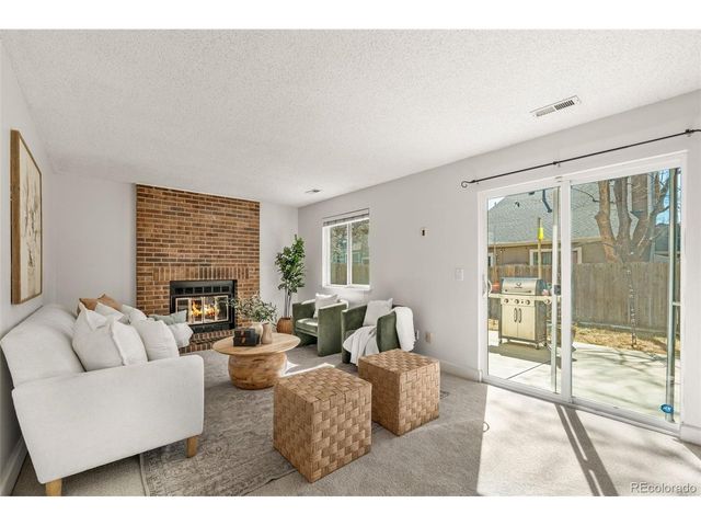 392 Fir Ln, Broomfield, CO 80020