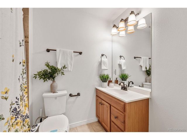 392 Fir Ln, Broomfield, CO 80020