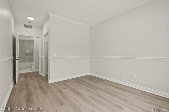 5685 Twin Oaks Drive, Sterling Heights, MI 48314