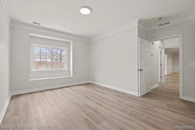 5685 Twin Oaks Drive, Sterling Heights, MI 48314