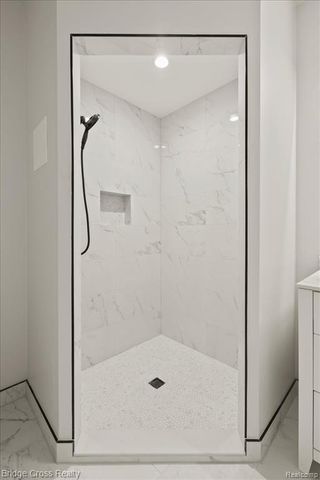 5685 Twin Oaks Drive, Sterling Heights, MI 48314