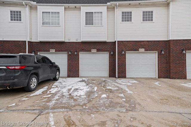 5685 Twin Oaks Drive, Sterling Heights, MI 48314