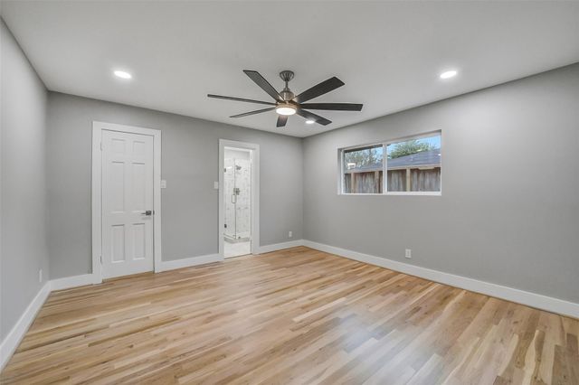 5318 Queensloch Drive, Houston, TX 77096