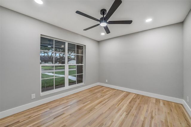 5318 Queensloch Drive, Houston, TX 77096