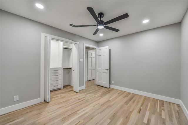 5318 Queensloch Drive, Houston, TX 77096