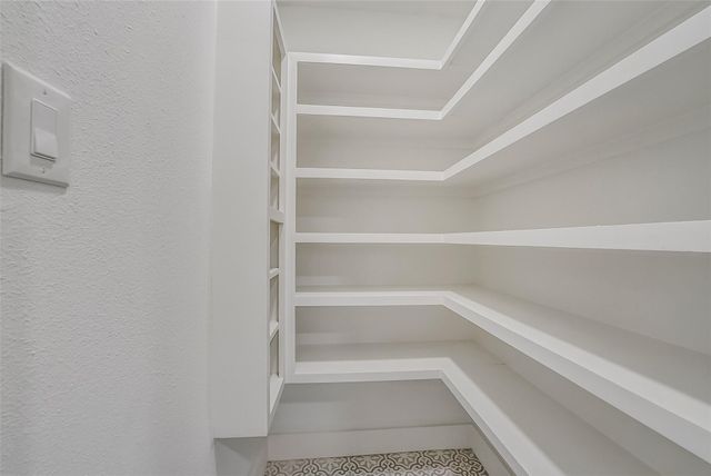 5318 Queensloch Drive, Houston, TX 77096