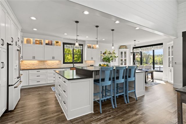 376 Abercrombie Point, Greenwood, SC 29649