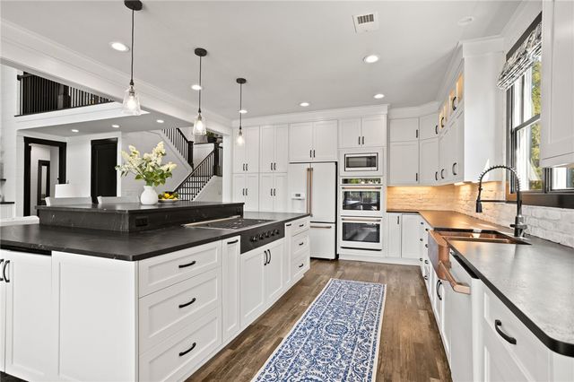 376 Abercrombie Point, Greenwood, SC 29649