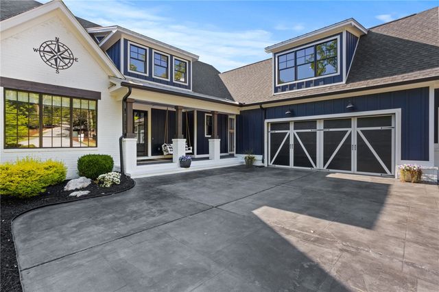 376 Abercrombie Point, Greenwood, SC 29649