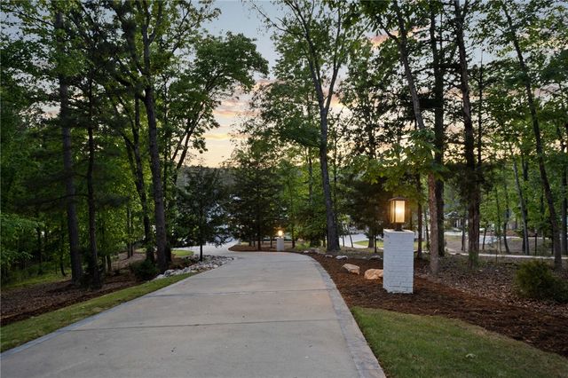 376 Abercrombie Point, Greenwood, SC 29649