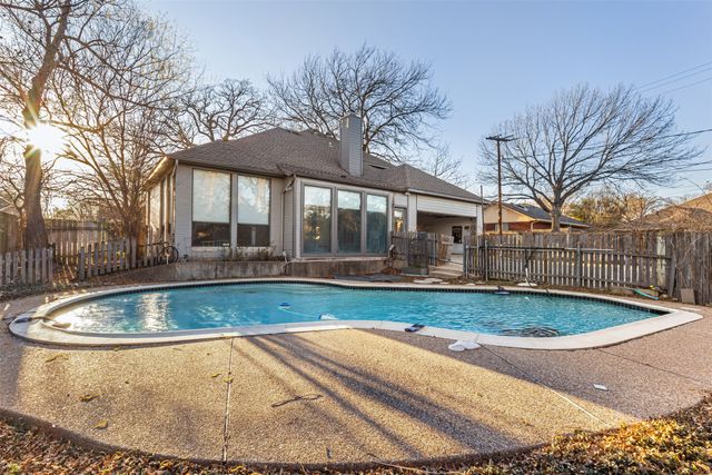 1404 Whispering Water Lane, Mansfield, TX 76063
