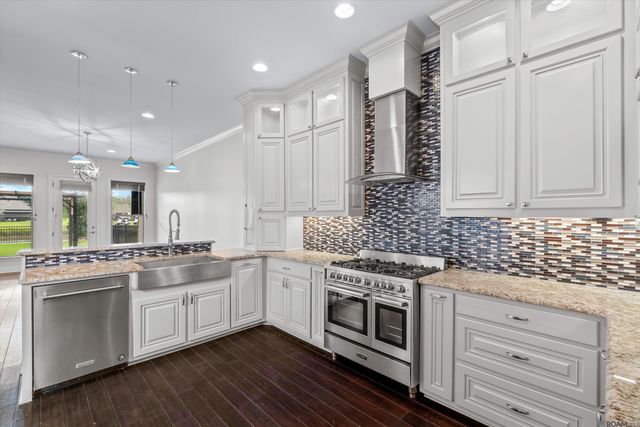 6086 Tezcuco Ct, Gonzales, LA 70737