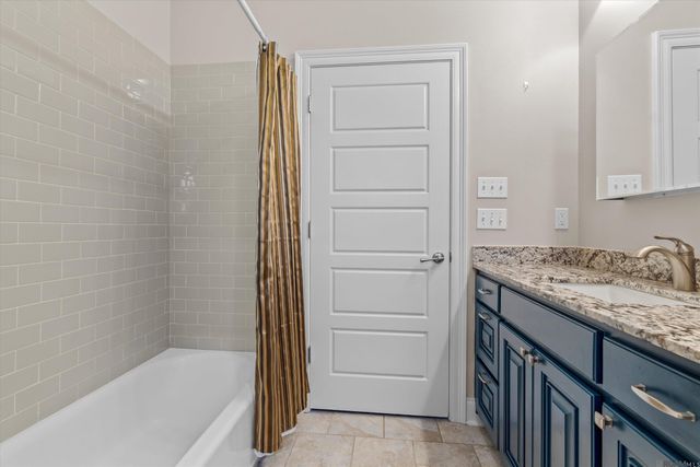 6086 Tezcuco Ct, Gonzales, LA 70737