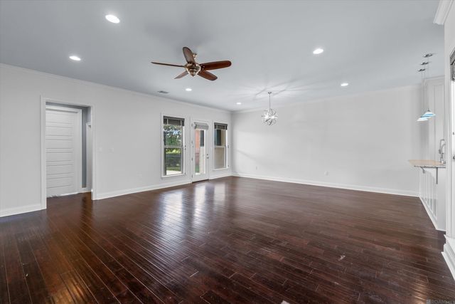 6086 Tezcuco Ct, Gonzales, LA 70737