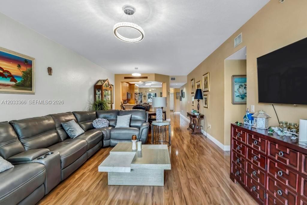 Image 19 of property listing at 7727 Southampton Ter 202, Tamarac, FL 33321