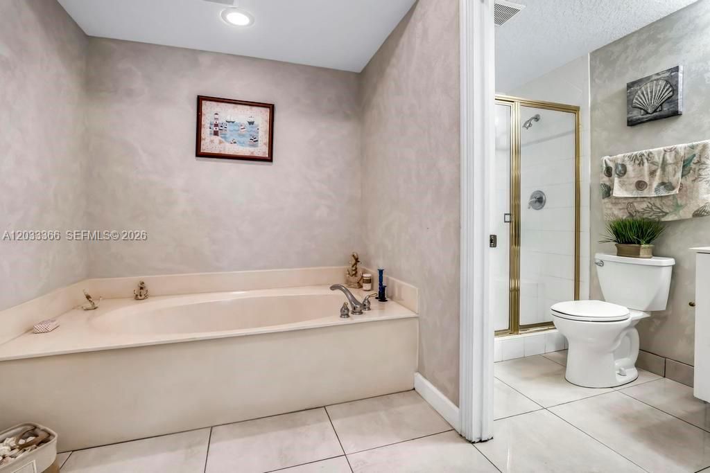 Image 23 of property listing at 7727 Southampton Ter 202, Tamarac, FL 33321