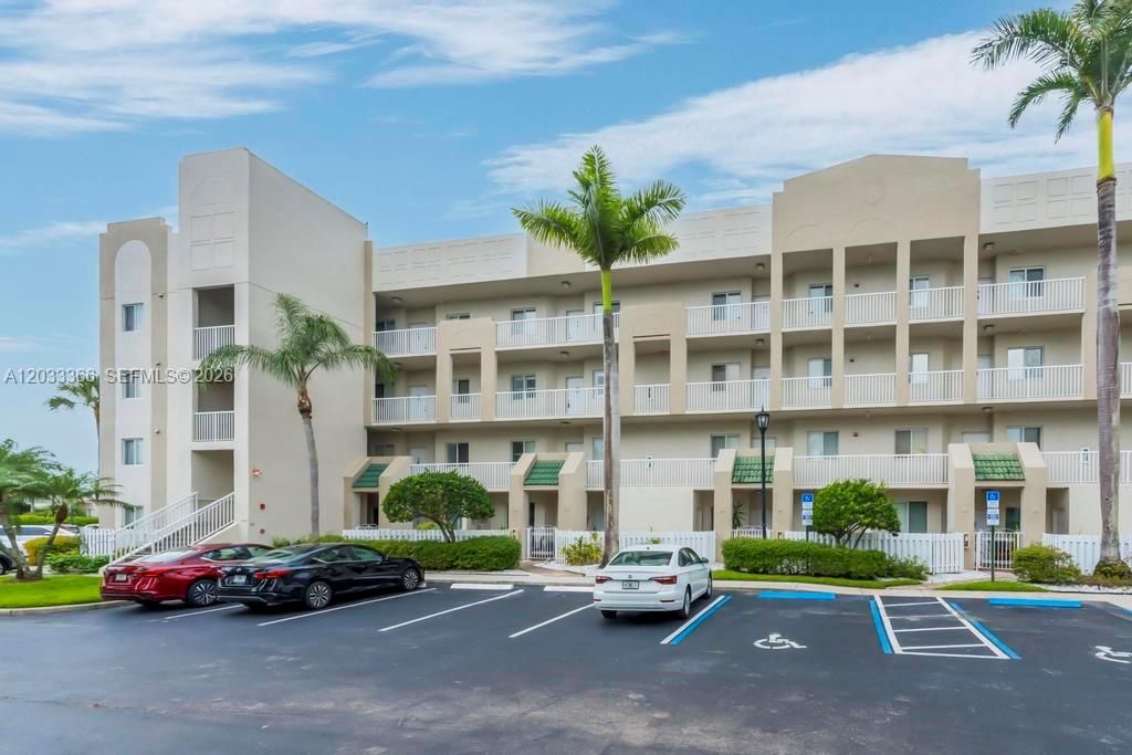 Image 29 of property listing at 7727 Southampton Ter 202, Tamarac, FL 33321