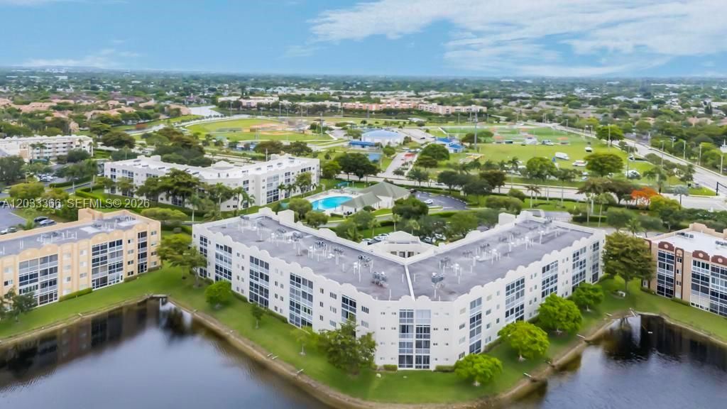 Image 35 of property listing at 7727 Southampton Ter 202, Tamarac, FL 33321