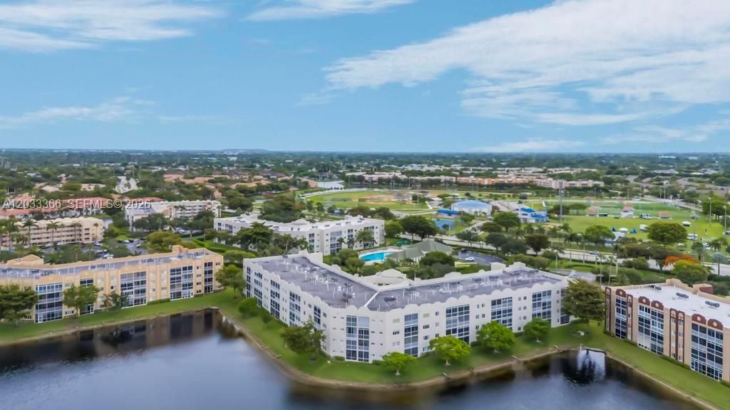 Image 37 of property listing at 7727 Southampton Ter 202, Tamarac, FL 33321