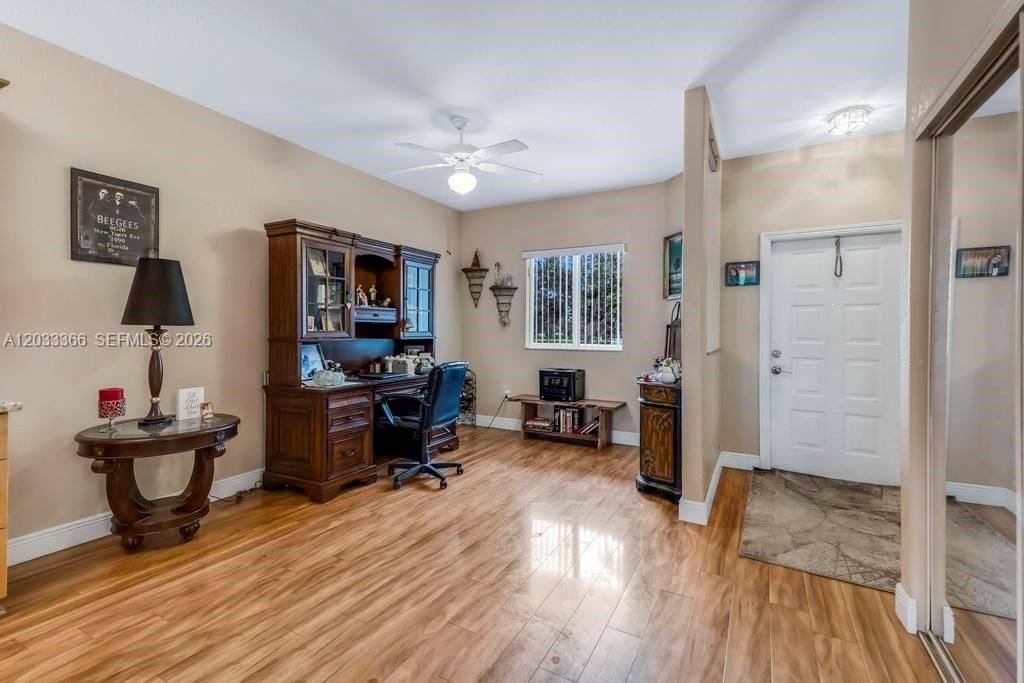 Image 5 of property listing at 7727 Southampton Ter 202, Tamarac, FL 33321
