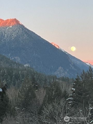 9778 Mt Baker Highway, Deming, WA 98244