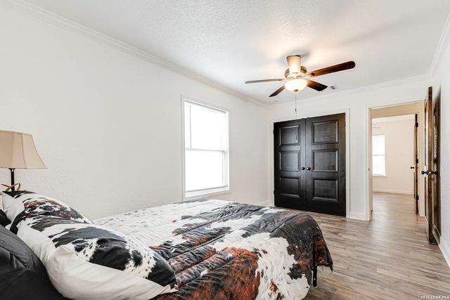 5747 WHITE FEATHER ST, San Antonio, TX 78242