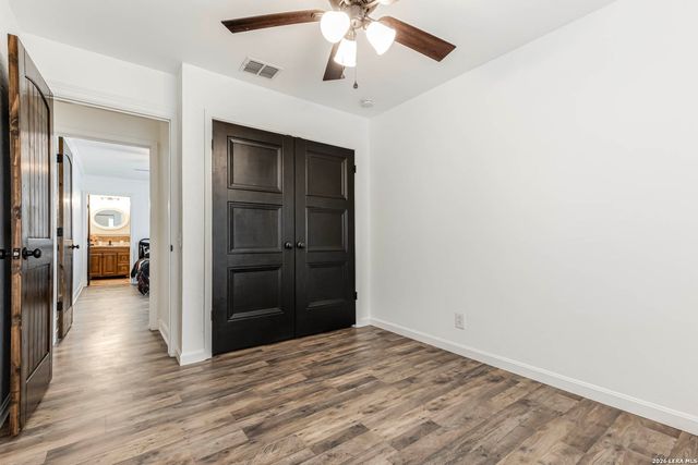 5747 WHITE FEATHER ST, San Antonio, TX 78242