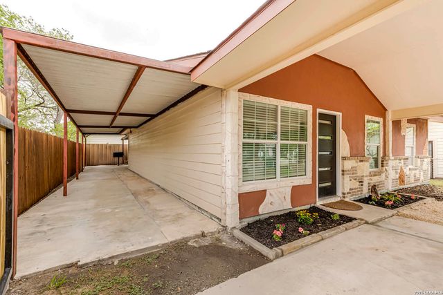 5747 WHITE FEATHER ST, San Antonio, TX 78242