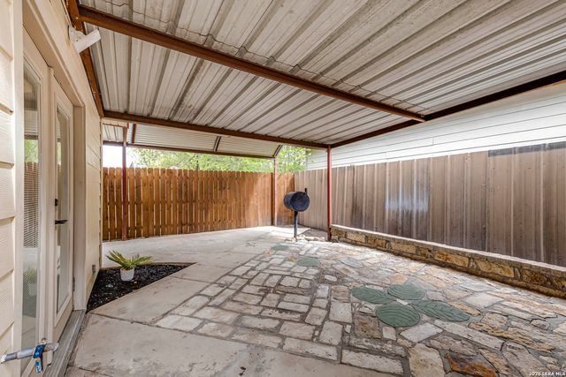 5747 WHITE FEATHER ST, San Antonio, TX 78242