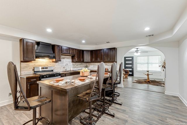 5747 WHITE FEATHER ST, San Antonio, TX 78242