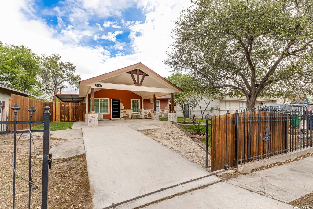 5747 WHITE FEATHER ST, San Antonio, TX 78242