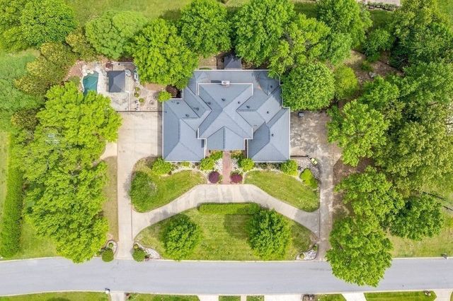 2081 Mossy Oak Cir, Clarksville, TN 37043