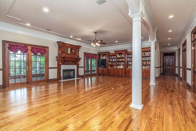 2081 Mossy Oak Cir, Clarksville, TN 37043