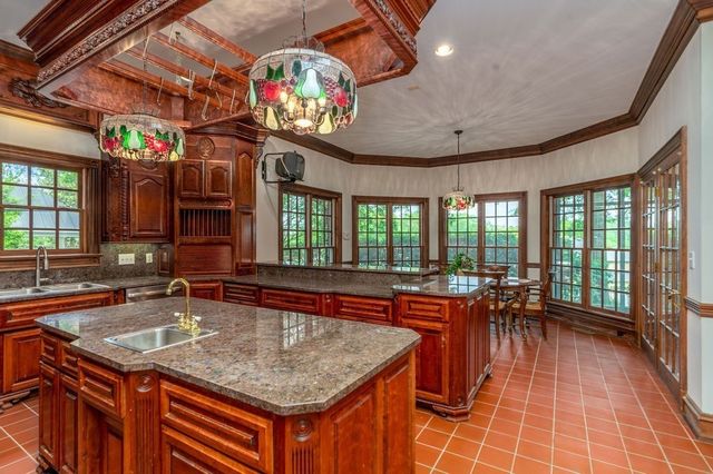 2081 Mossy Oak Cir, Clarksville, TN 37043