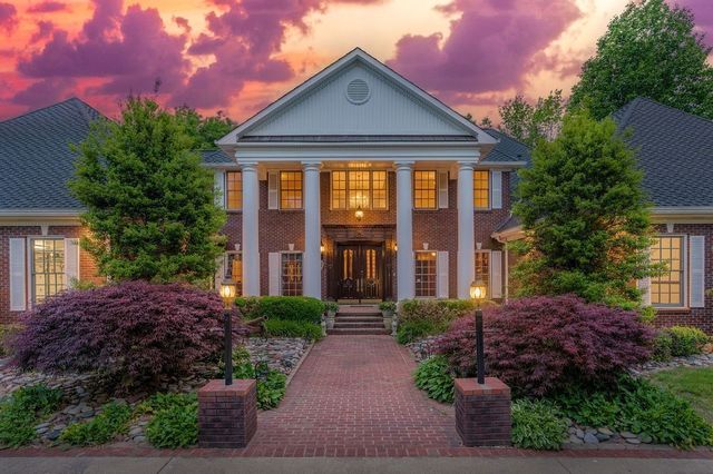 2081 Mossy Oak Cir, Clarksville, TN 37043