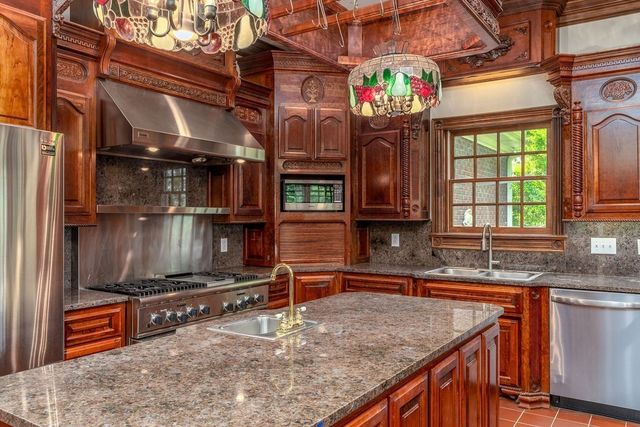 2081 Mossy Oak Cir, Clarksville, TN 37043