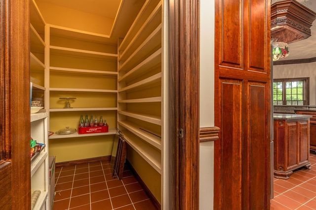 2081 Mossy Oak Cir, Clarksville, TN 37043