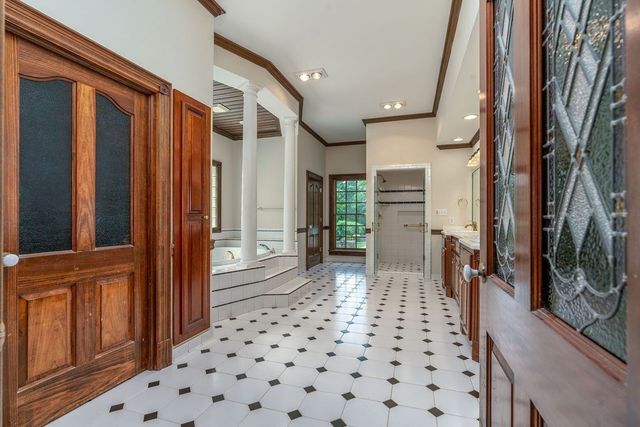 2081 Mossy Oak Cir, Clarksville, TN 37043