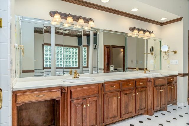 2081 Mossy Oak Cir, Clarksville, TN 37043