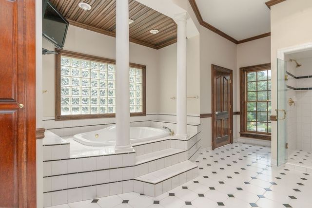 2081 Mossy Oak Cir, Clarksville, TN 37043