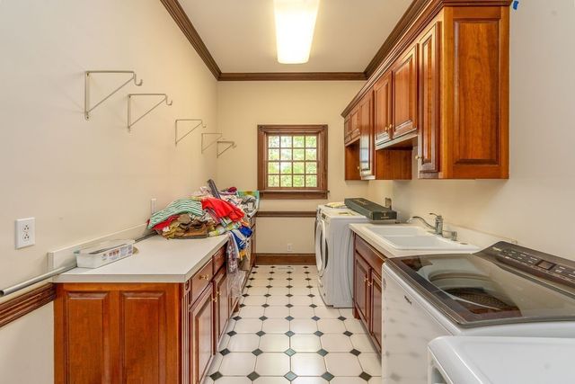 2081 Mossy Oak Cir, Clarksville, TN 37043