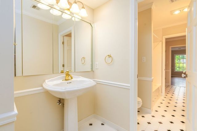 2081 Mossy Oak Cir, Clarksville, TN 37043