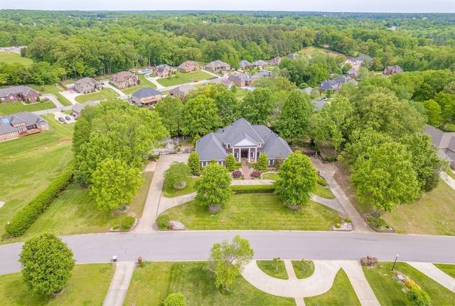 2081 Mossy Oak Cir, Clarksville, TN 37043